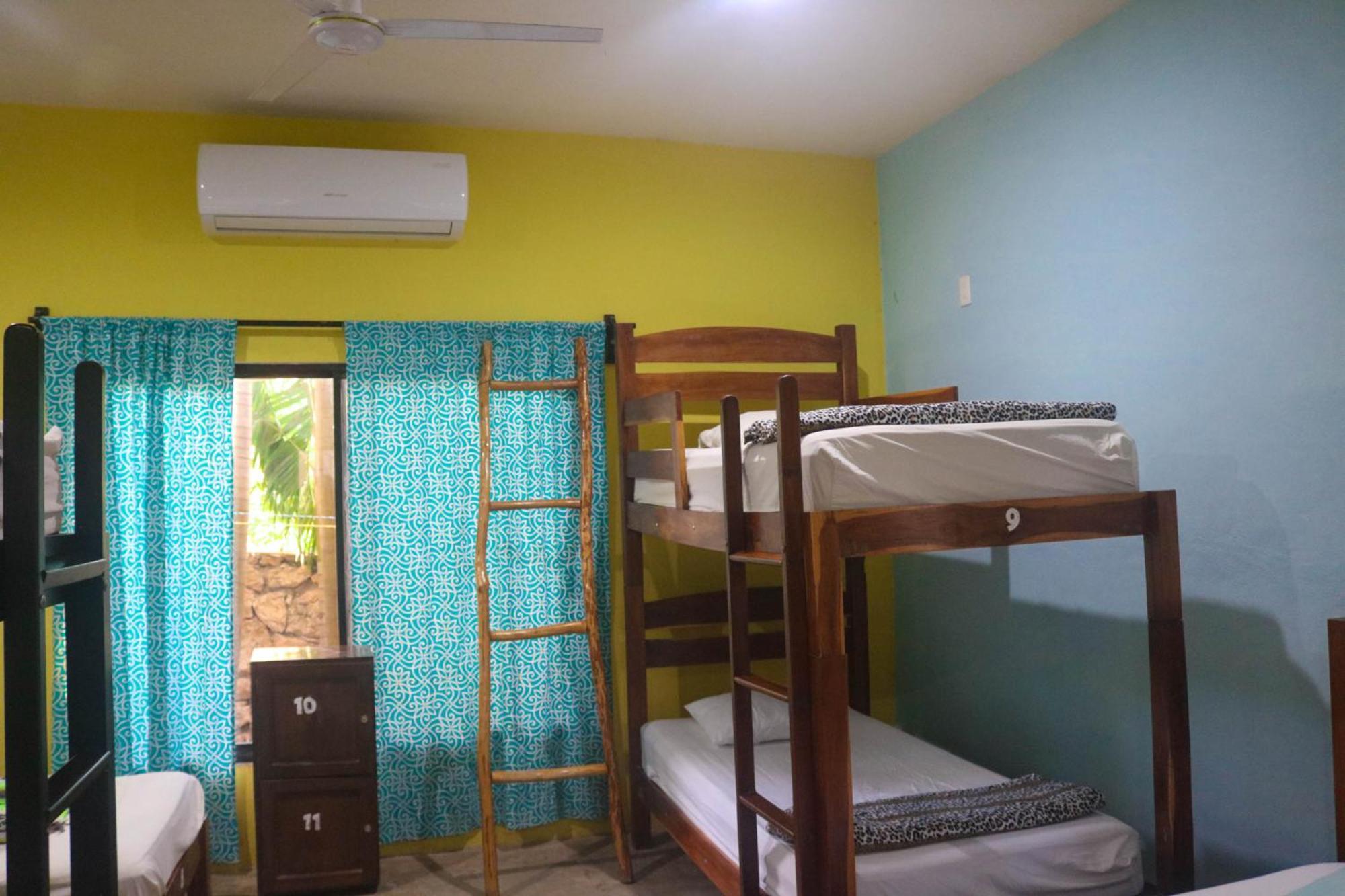 Hostal Tunich Naj & Hotel Valladolid  Bilik gambar